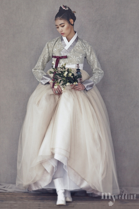 Bridal gown in China from mywedding.designhouse.co.kr